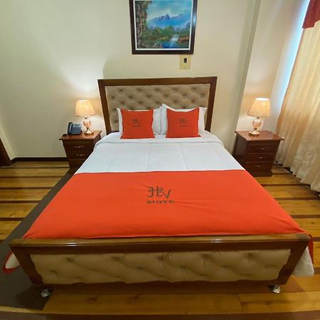 HOTEL VELANEZ SUITE Riobamba Extérieur photo