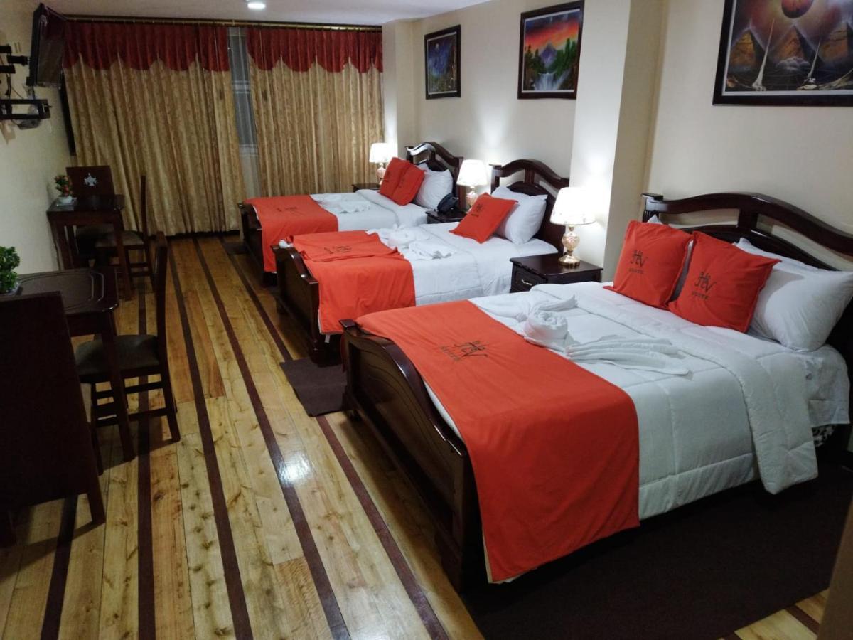 HOTEL VELANEZ SUITE Riobamba Extérieur photo