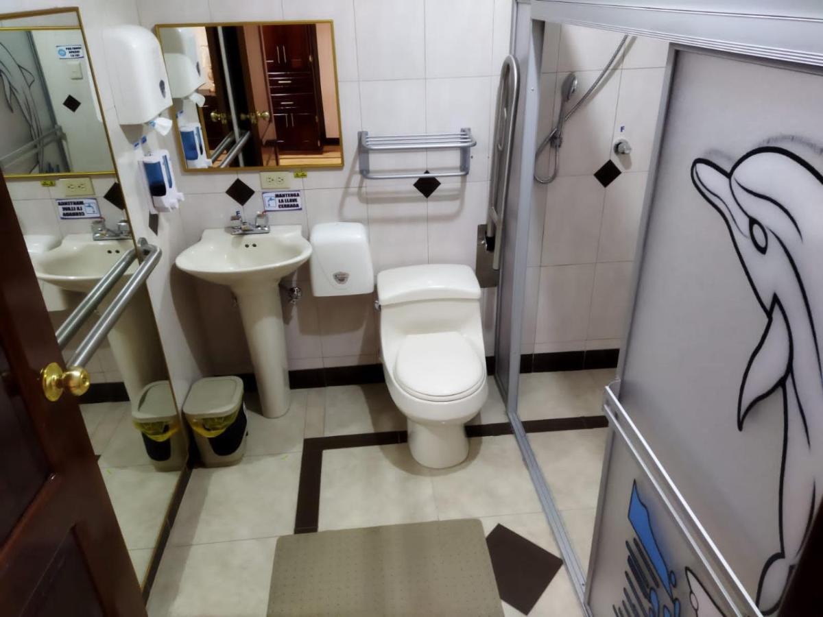 HOTEL VELANEZ SUITE Riobamba Extérieur photo