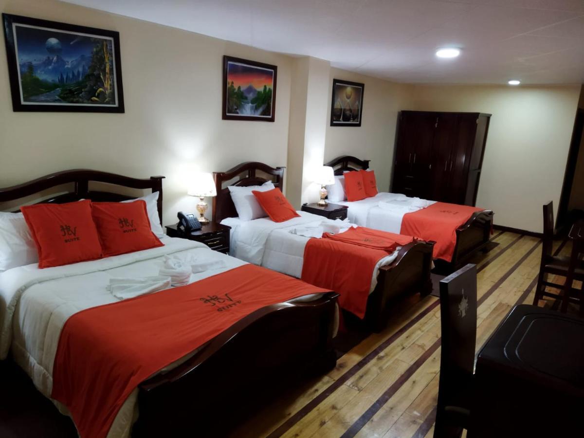 HOTEL VELANEZ SUITE Riobamba Extérieur photo