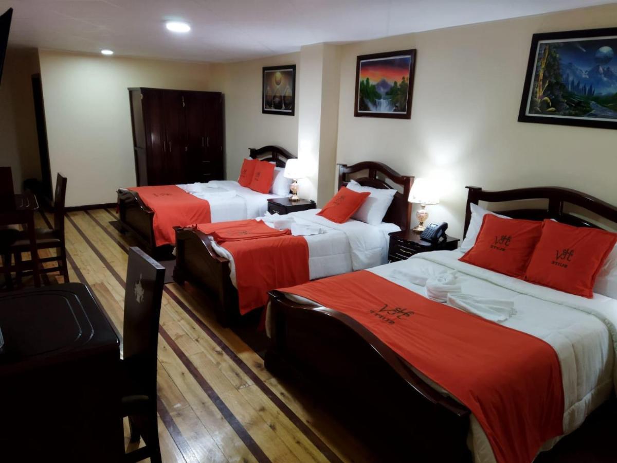 HOTEL VELANEZ SUITE Riobamba Extérieur photo