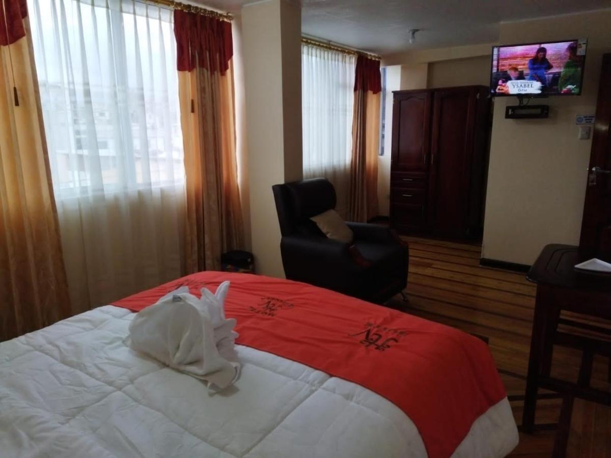 HOTEL VELANEZ SUITE Riobamba Extérieur photo