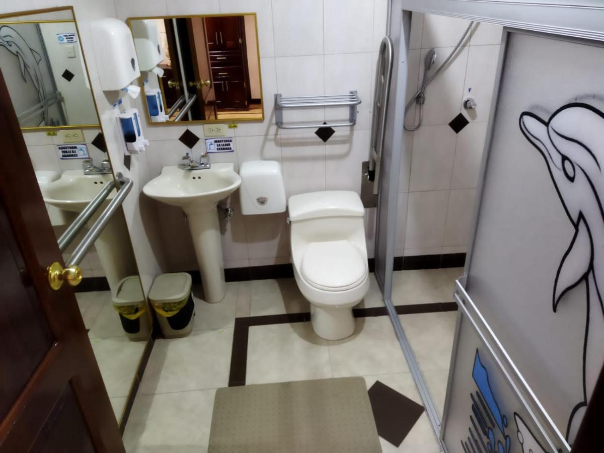 HOTEL VELANEZ SUITE Riobamba Extérieur photo