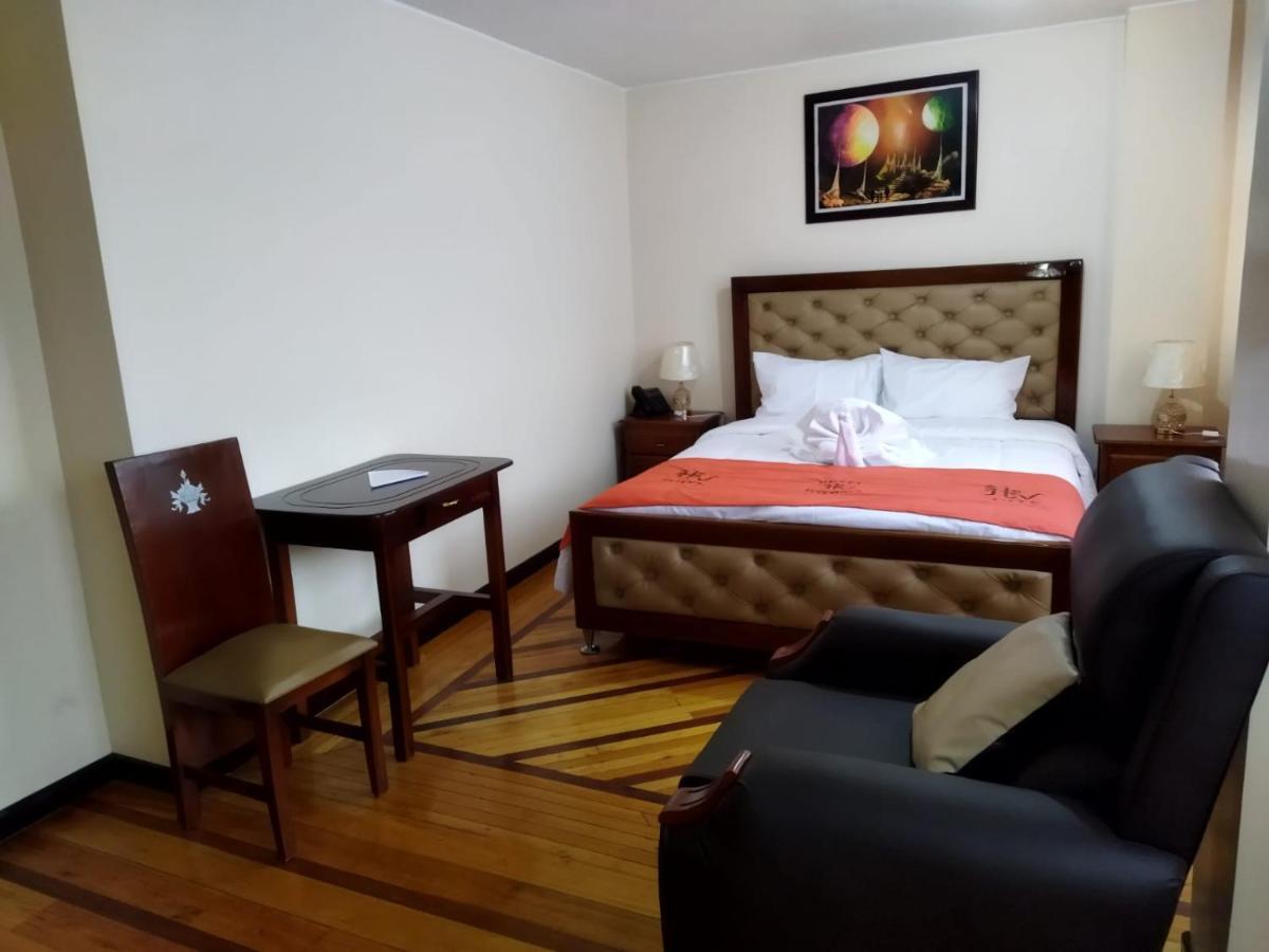 HOTEL VELANEZ SUITE Riobamba Extérieur photo